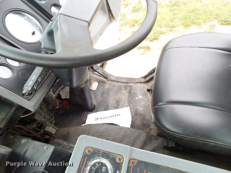 image for item EN9630 2005 Elgin Eagle Series F street sweeper