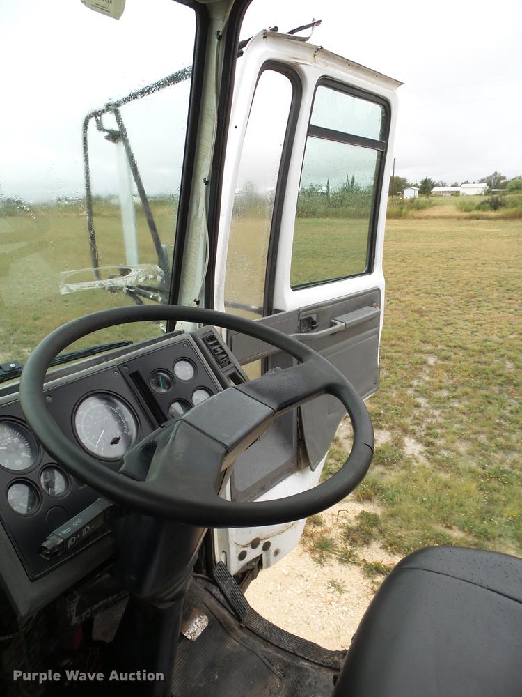 image for item EN9630 2005 Elgin Eagle Series F street sweeper