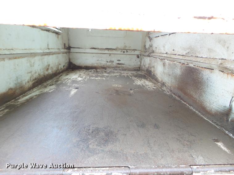 image for item EN9630 2005 Elgin Eagle Series F street sweeper