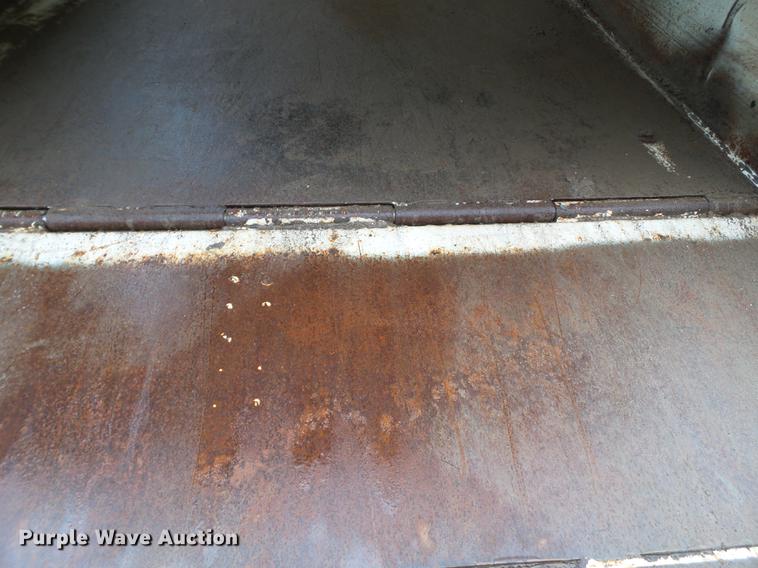 image for item EN9630 2005 Elgin Eagle Series F street sweeper