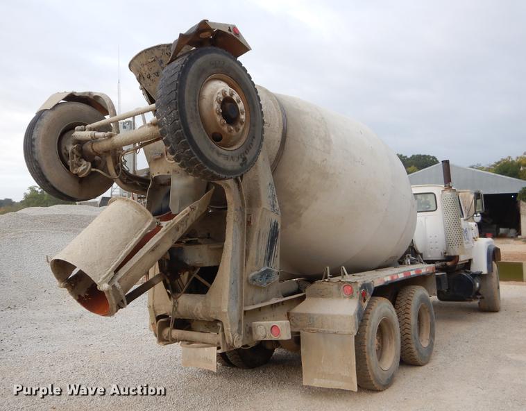image for item EO9643 1989 Ford LT8000 ready mix truck