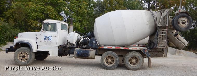 image for item EO9643 1989 Ford LT8000 ready mix truck