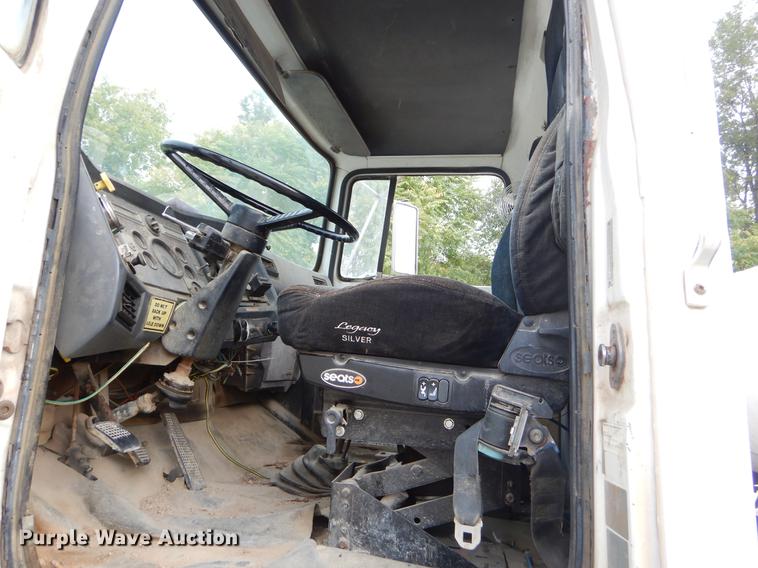 image for item EO9643 1989 Ford LT8000 ready mix truck