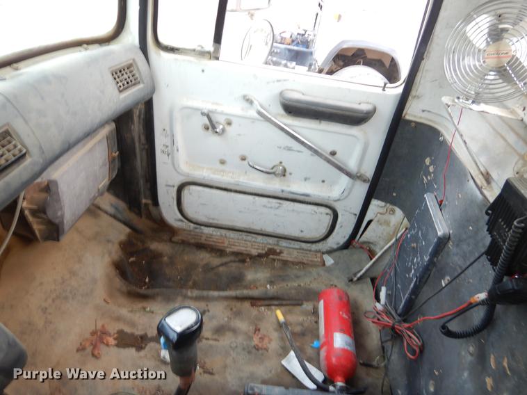 image for item EO9643 1989 Ford LT8000 ready mix truck