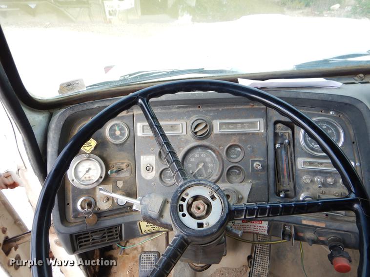 image for item EO9643 1989 Ford LT8000 ready mix truck