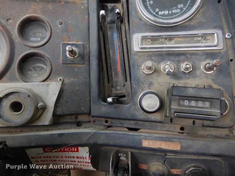 image for item EO9643 1989 Ford LT8000 ready mix truck