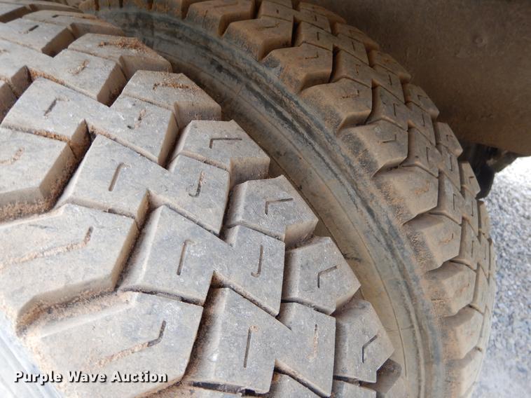 image for item EO9643 1989 Ford LT8000 ready mix truck