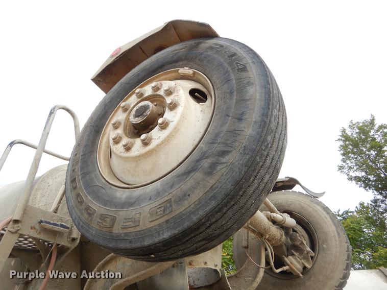 image for item EO9643 1989 Ford LT8000 ready mix truck