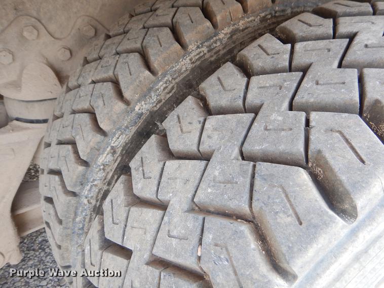 image for item EO9643 1989 Ford LT8000 ready mix truck