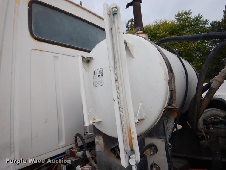 image for item EO9643 1989 Ford LT8000 ready mix truck