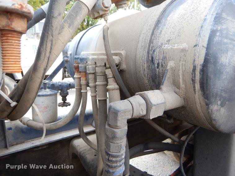 image for item EO9643 1989 Ford LT8000 ready mix truck