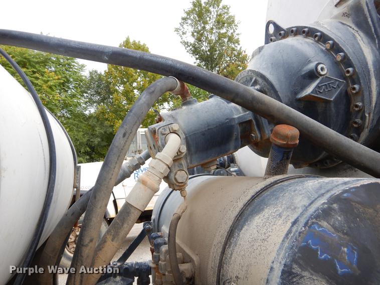 image for item EO9643 1989 Ford LT8000 ready mix truck