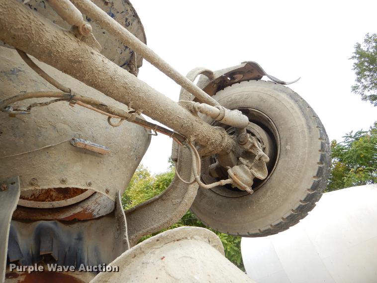 image for item EO9643 1989 Ford LT8000 ready mix truck