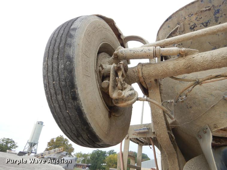 image for item EO9643 1989 Ford LT8000 ready mix truck