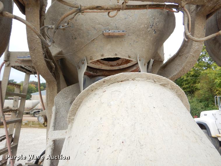 image for item EO9643 1989 Ford LT8000 ready mix truck