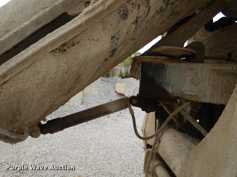 image for item EO9643 1989 Ford LT8000 ready mix truck