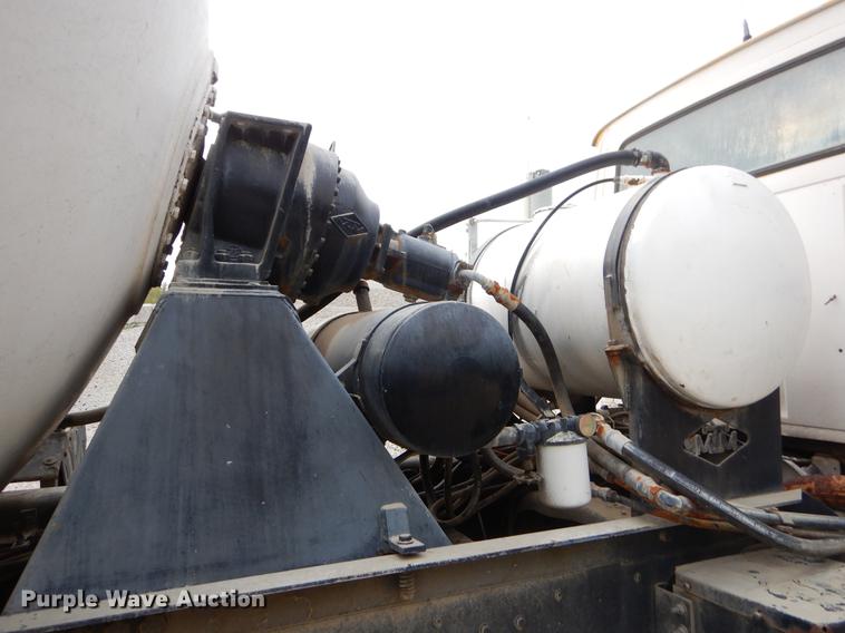 image for item EO9643 1989 Ford LT8000 ready mix truck