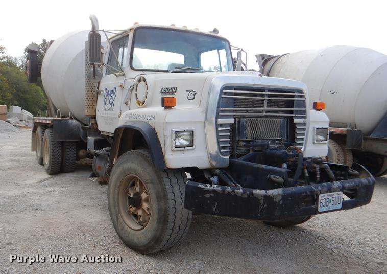 image for item EO9644 1989 Ford LT8000 ready mix truck