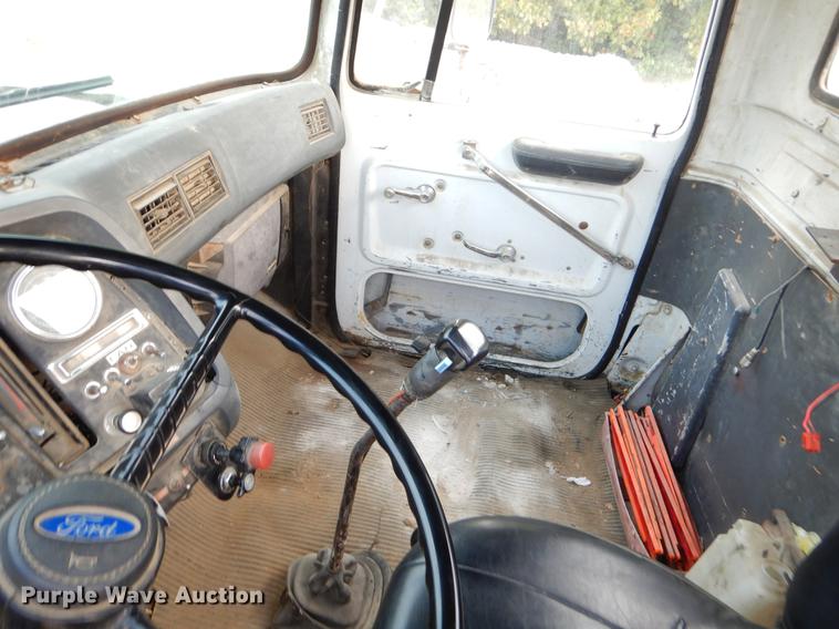 image for item EO9644 1989 Ford LT8000 ready mix truck