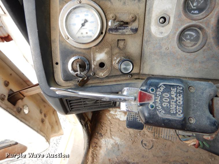 image for item EO9644 1989 Ford LT8000 ready mix truck