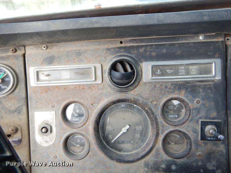 image for item EO9644 1989 Ford LT8000 ready mix truck