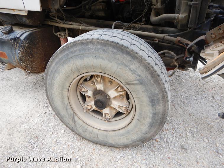 image for item EO9644 1989 Ford LT8000 ready mix truck