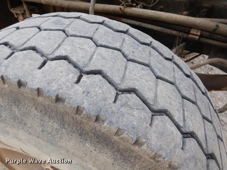 image for item EO9644 1989 Ford LT8000 ready mix truck