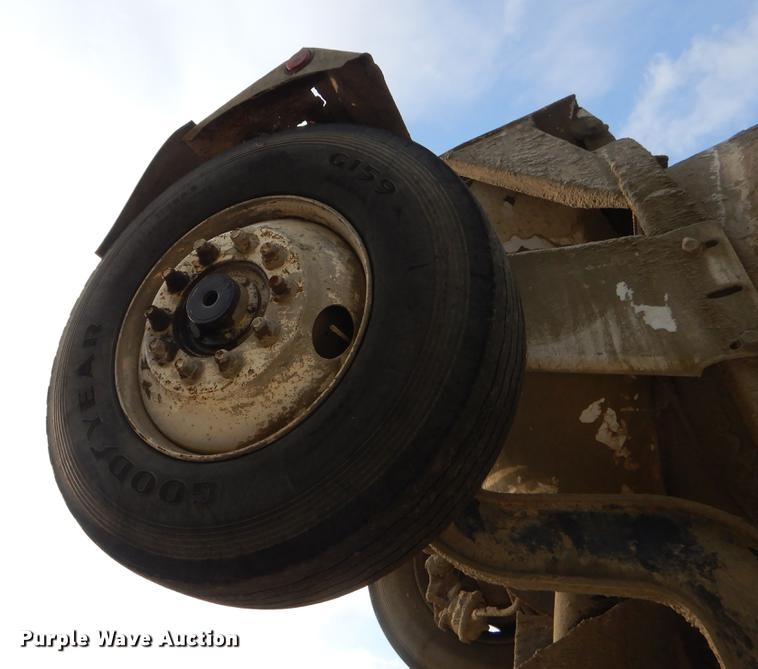 image for item EO9644 1989 Ford LT8000 ready mix truck