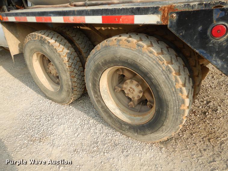 image for item EO9644 1989 Ford LT8000 ready mix truck