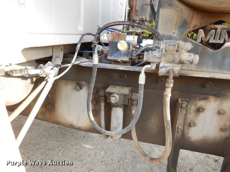 image for item EO9644 1989 Ford LT8000 ready mix truck