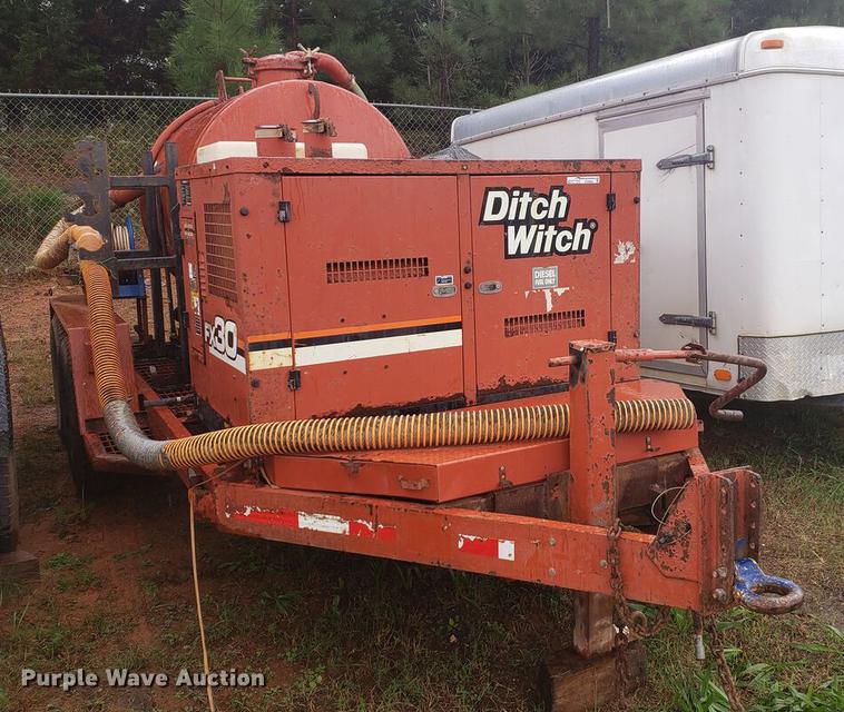 image for item EO9665 2007 Ditch Witch FX30 vacuum excavator