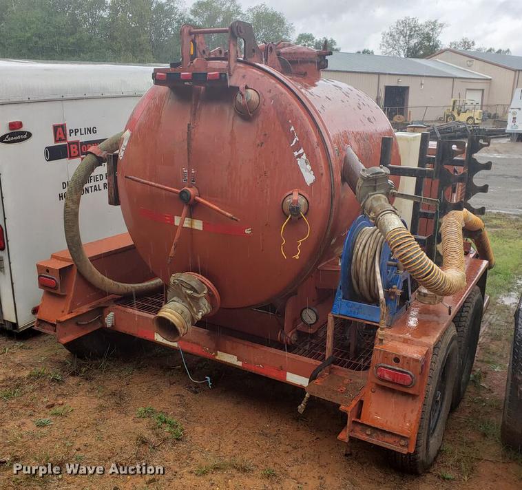 image for item EO9665 2007 Ditch Witch FX30 vacuum excavator