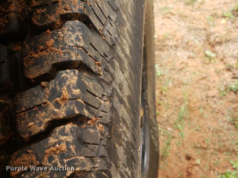 image for item EO9665 2007 Ditch Witch FX30 vacuum excavator