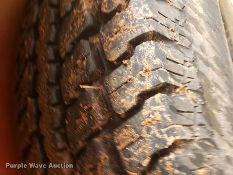 image for item EO9665 2007 Ditch Witch FX30 vacuum excavator