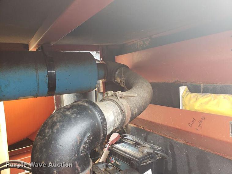 image for item EO9665 2007 Ditch Witch FX30 vacuum excavator