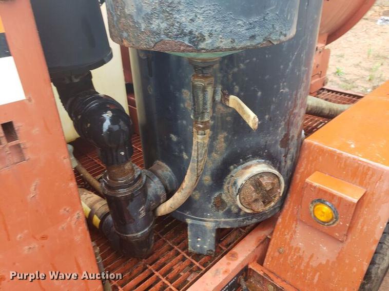 image for item EO9665 2007 Ditch Witch FX30 vacuum excavator