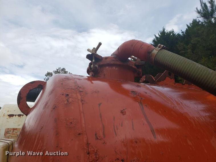 image for item EO9665 2007 Ditch Witch FX30 vacuum excavator