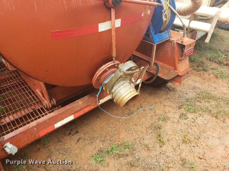 image for item EO9665 2007 Ditch Witch FX30 vacuum excavator