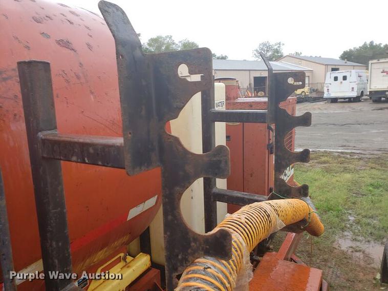 image for item EO9665 2007 Ditch Witch FX30 vacuum excavator