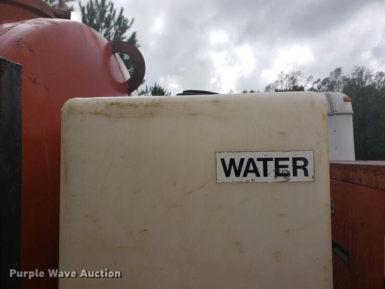 image for item EO9665 2007 Ditch Witch FX30 vacuum excavator