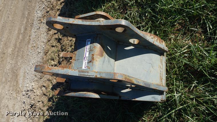 image for item EU9133 John Deere 18" backhoe bucket