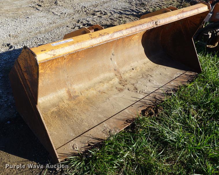 image for item EU9135 Case 84" loader bucket