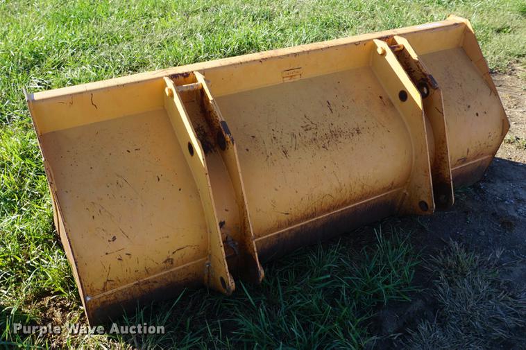image for item EU9135 Case 84" loader bucket