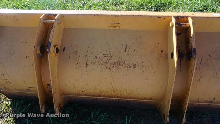 image for item EU9135 Case 84" loader bucket