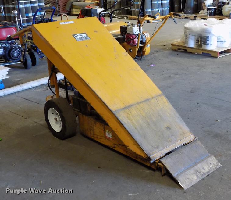 image for item FQ9014 Roofmaster Razer tear off machine