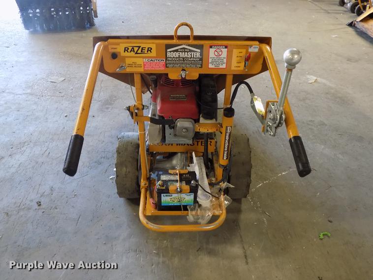 image for item FQ9014 Roofmaster Razer tear off machine