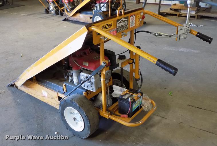 image for item FQ9014 Roofmaster Razer tear off machine