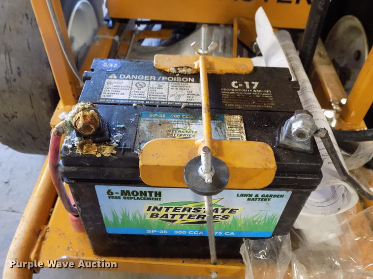 image for item FQ9014 Roofmaster Razer tear off machine