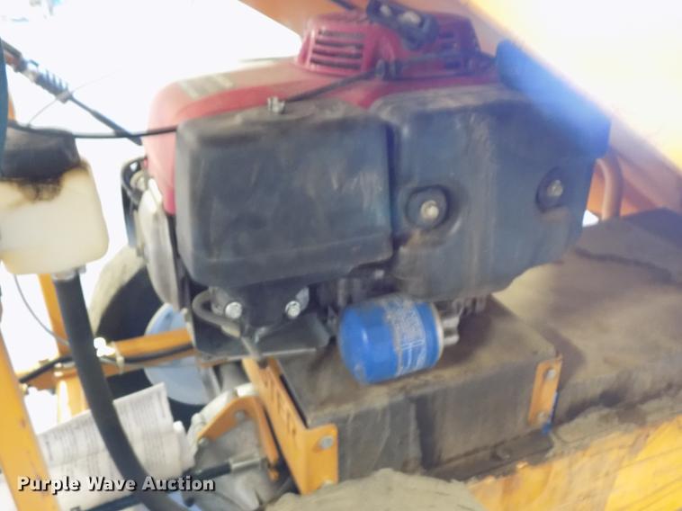 image for item FQ9014 Roofmaster Razer tear off machine