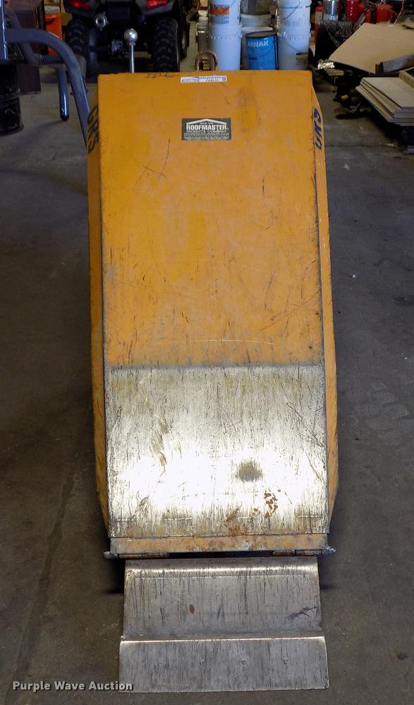 image for item FQ9015 Roofmaster Razer tear off machine